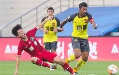 bbin真人-广州恒大客场战胜北京人和继续追赶(但不可否认的是,广州恒大在本赛季遭遇的挑战接二连三)