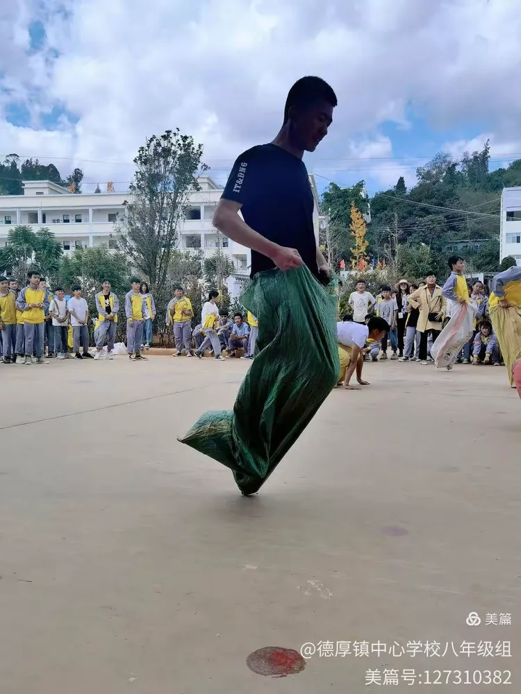 拼搏奋战的巅峰之战，赢得掌声与喝彩