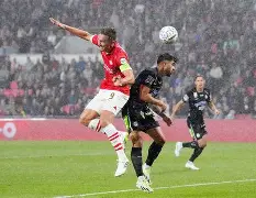 欧冠资格赛出现惊险一役，输赢难分